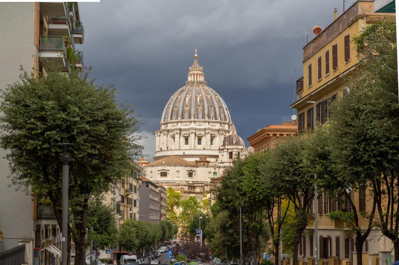 Home At Rome St. Peter Guest House Roma Exterior foto